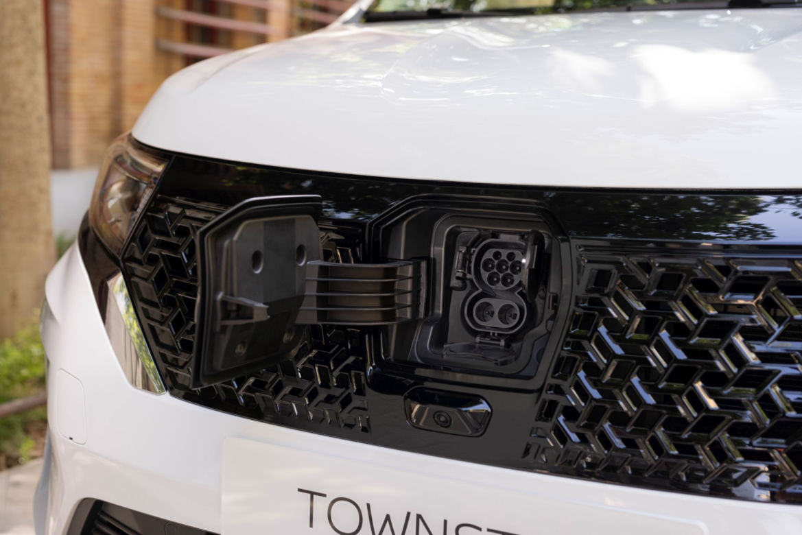 Nissan Townstar EV (2023)