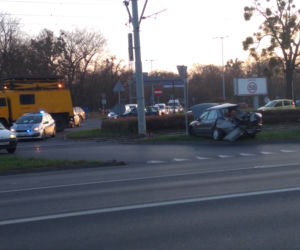 Kolizja tramwaju z samochodem ul. Czerwona Droga