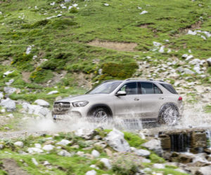 Marta Linkiewicz przyjechała na STRAJK KOBIET luksusowym Mercedesem GLE