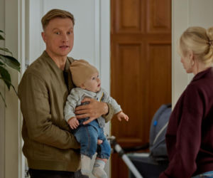 Na Wspólnej odc. 4128. Igor (Jakub Wesołowski), Ewa (Ewa Gawryluk), Jaś (Kazio Wierzbicki)