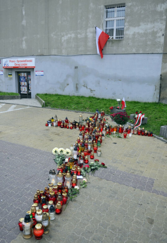 Wtargnął do łódzkiego biura poselskiego PiS i zastrzelił Marka Rosiaka. Dziś mija 12 lat od tragicznych wydarzeń