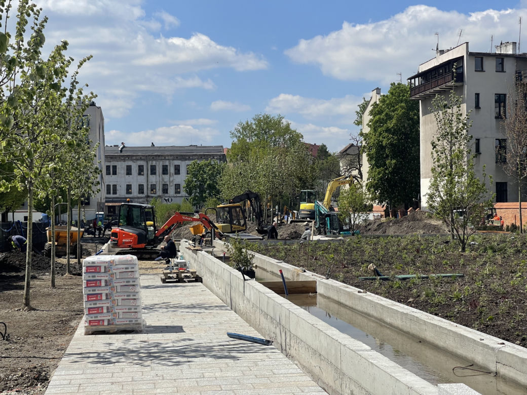 Budowa parku im. Wisławy Szymborskiej przy ul. Karmelickiej w Krakowie.