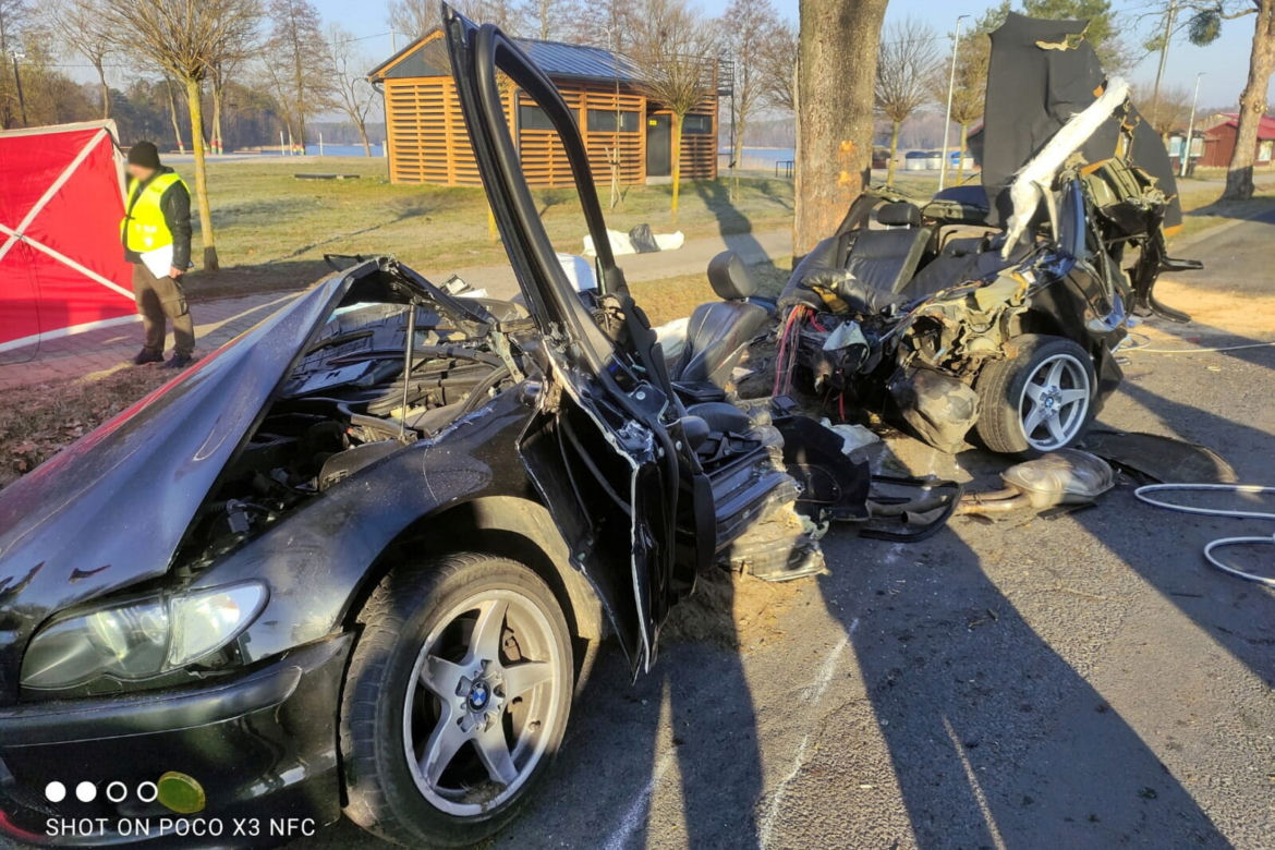 Tragiczny wypadek w Trzciance! Trzej młodzi mężczyżni zginęli na miejscu
