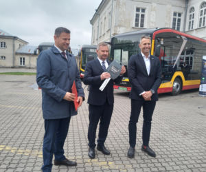 Przekazanie nowych autobusów