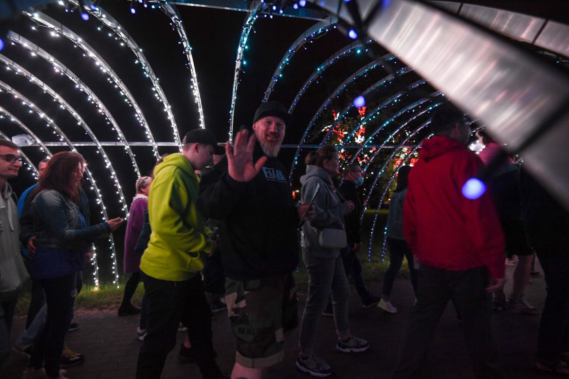 Festiwal Skyway skromniejszy niż poprzednie edycje. Tłumy zwiedzających mimo kiepskiej pogody.
