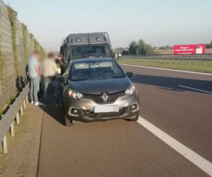 Zgubiła ich pazerność. Fałszywi policjanci wpadli w ręce policji, bo wrócili na miejsce przestępstwa