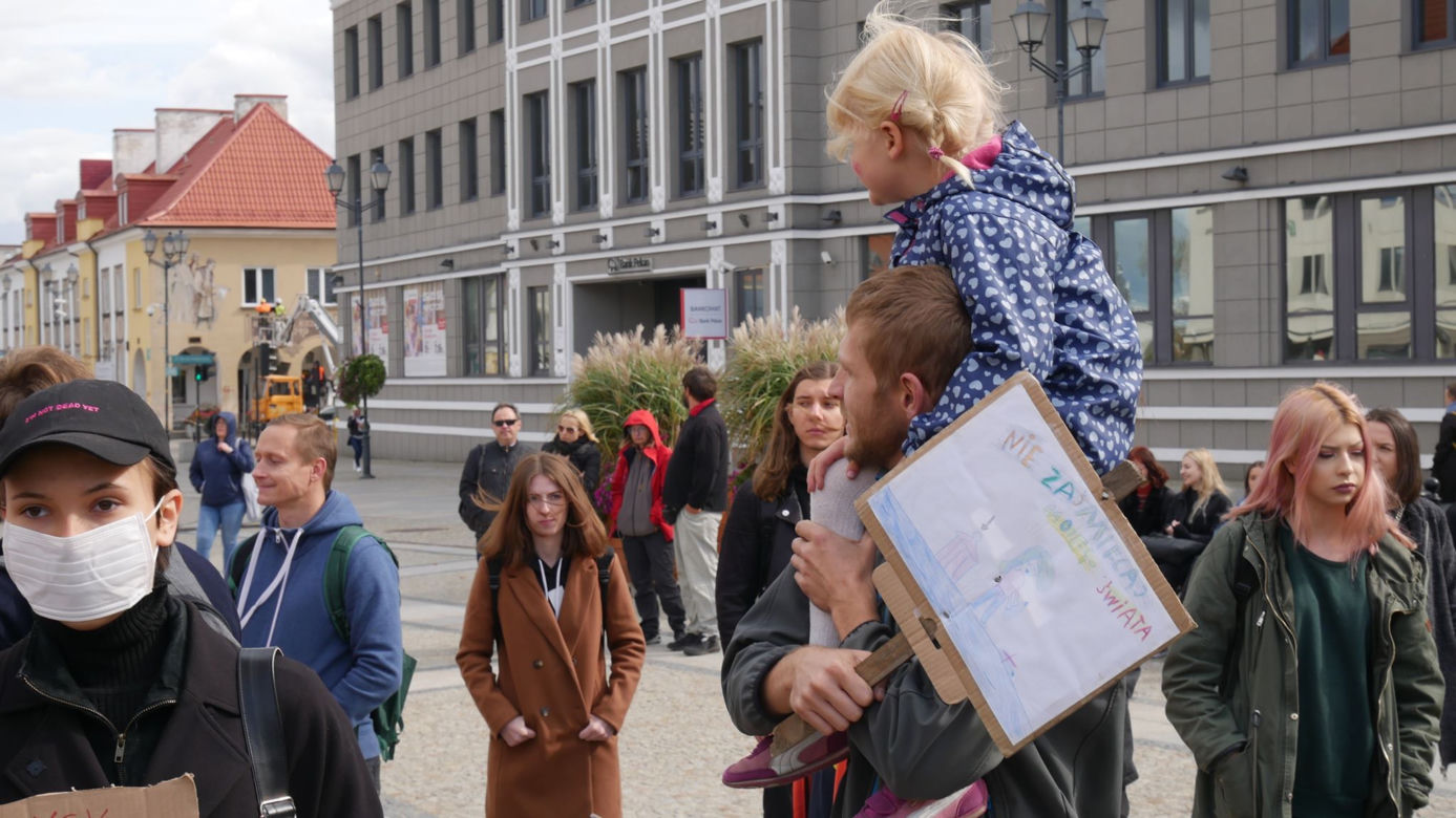 Białystok: Młodzieżowy Strajk Klimatyczny - "Najpierw natura, potem matura"