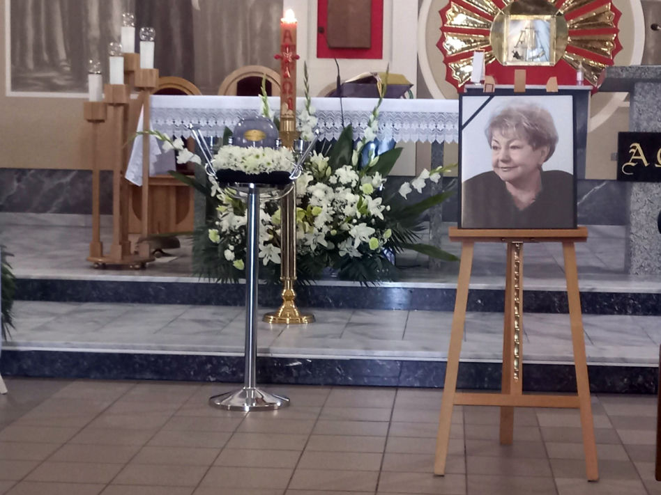 Wzruszający pogrzeb Ilony Kuśmierskiej. Ostatnie pożegnanie Jadźki z "Samych Swoich"