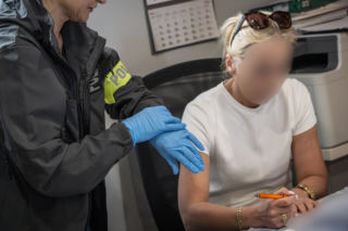 Afera korupcyjna w Pucku! Policjanci zatrzymali na gorącym uczynku 49-letniego urzędnika z  Powiatowego Inspektoratu Nadzoru Budowlanego oraz 41-letnią pośredniczkę