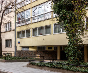 Dom Pod Żaglem na Alei Przyjaciół w Warszawie