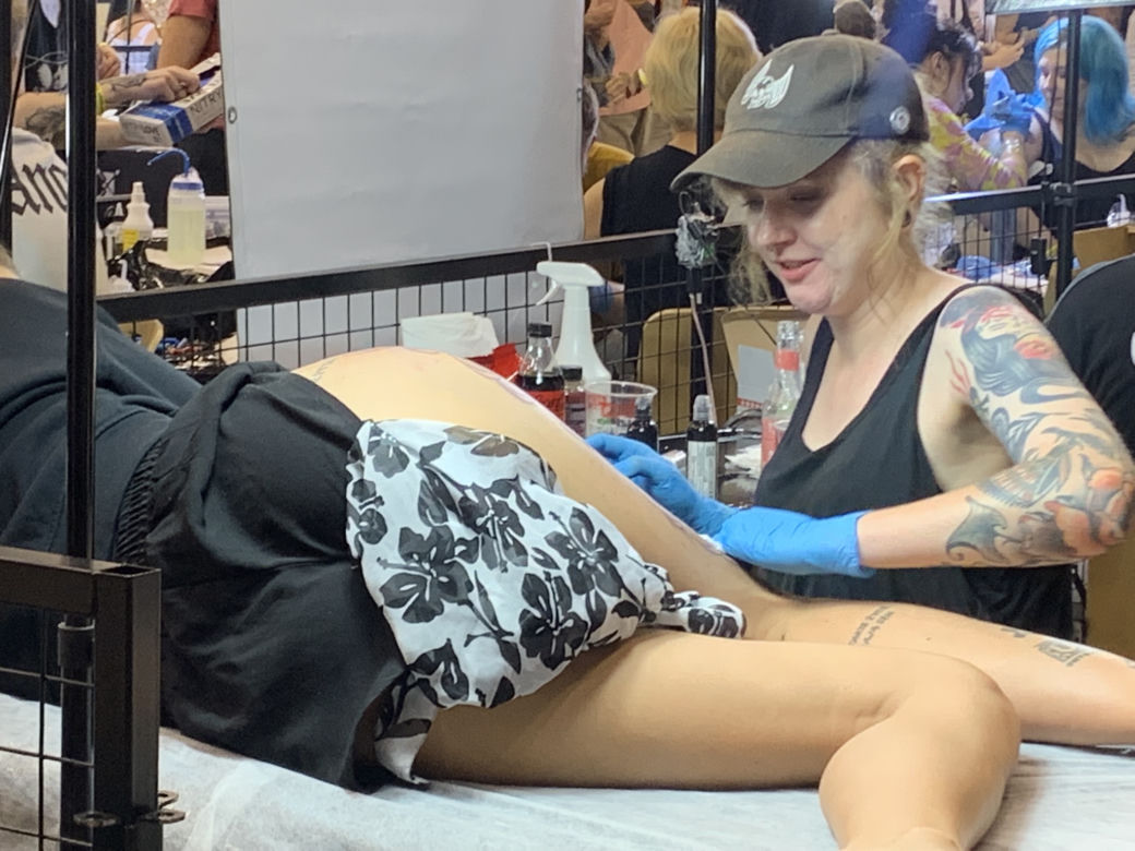 Tattoo Konwent Katowice 2022. Tatuatorzy tworzą piękne tatuaże