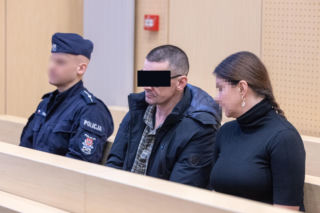 Serhii udusił żonę i córki, pasierba zwodził pandemią. Teraz twierdzi, że to nie on. Szokujące kulisy zbrodni w Puszczykowie