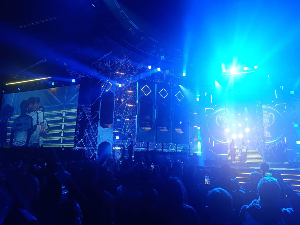 Pierwszy dzień Intel Extreme Masters 2025. Do katowickiego Spodka przybyły tysiące fanów e-sportu