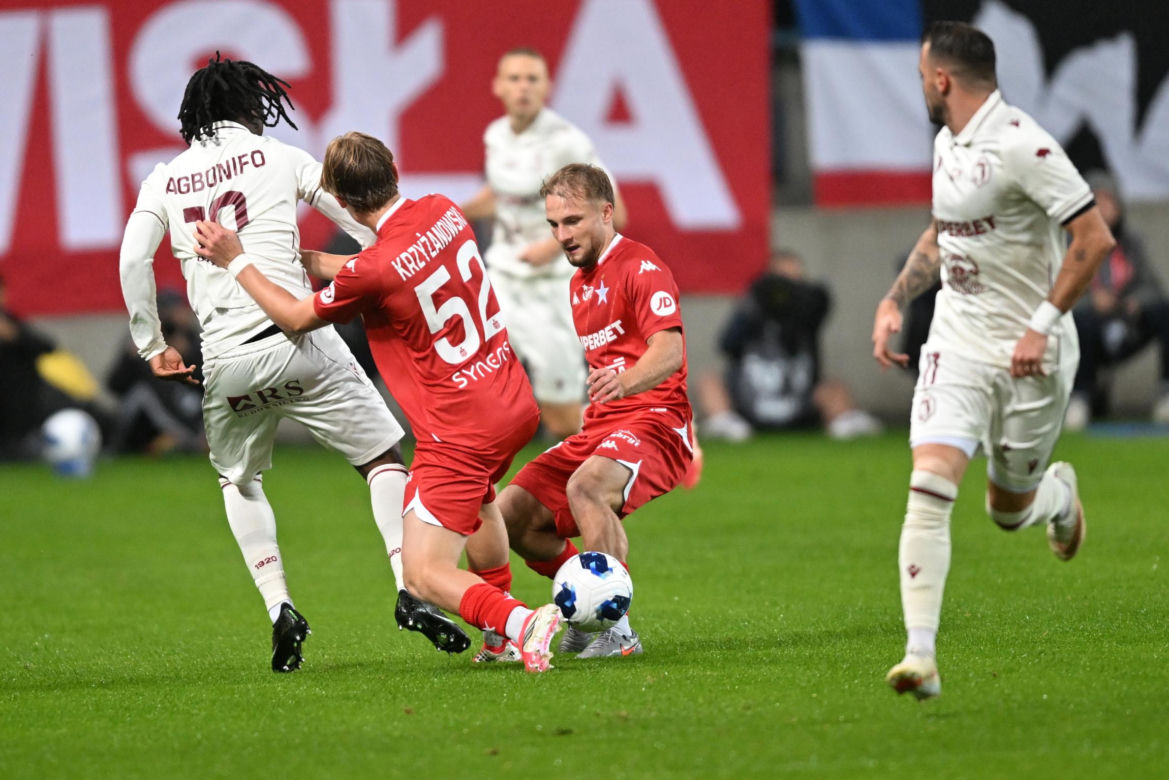 Wisła Kraków - Jagiellonia Białystok; Zdjęcia kibiców i zawodników z meczu 8. kolejki PKO BP Ekstraklasy