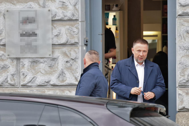 Minister Kierwiński wpadł do fryzjera