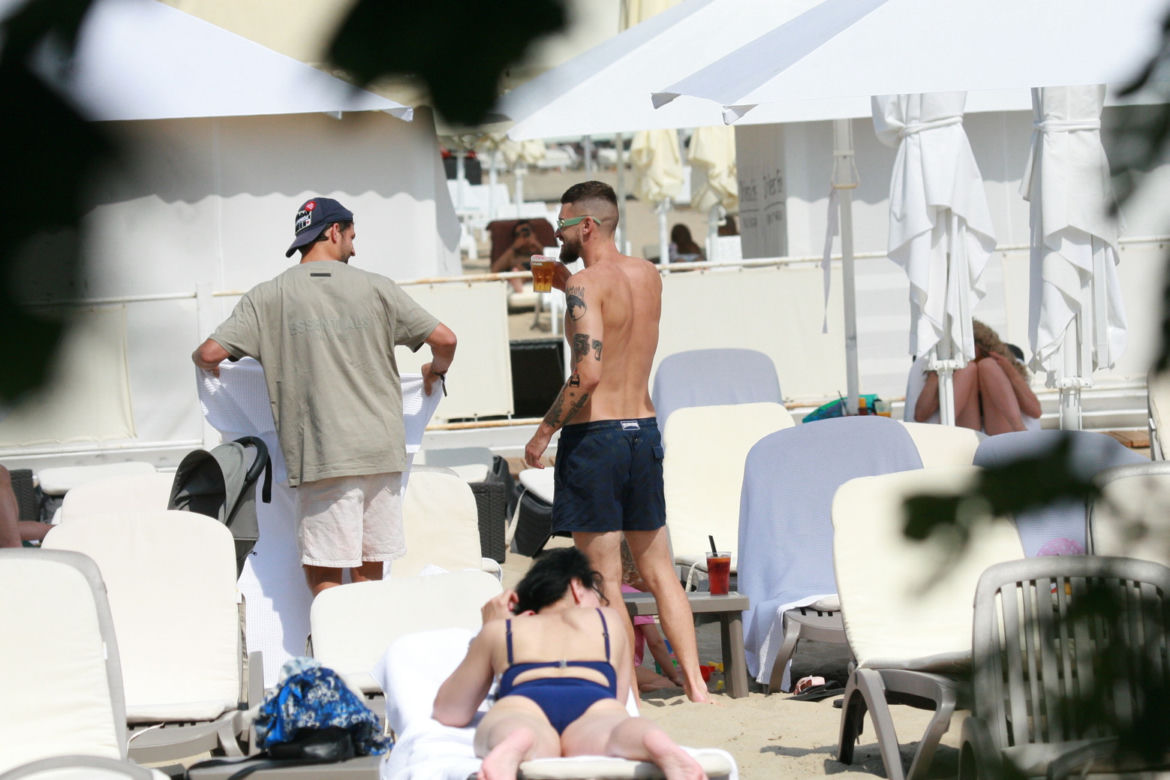  Bartosz Bereszyński i Mateusz Klich smażą się na plaży