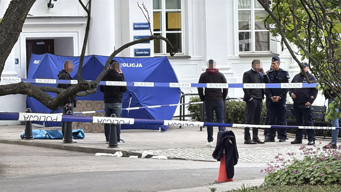 Masakra siekiera na Uniwersytecie Warszawskim. Kobieta z podciętą głową