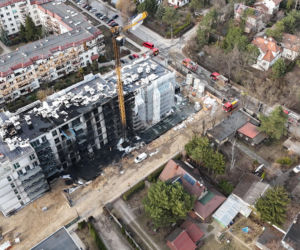 Blok po pożarze na Laurowej