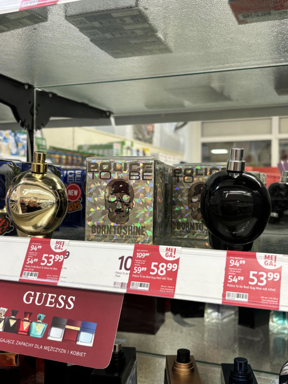 Wyprzedaż perfum w Rossmannie
