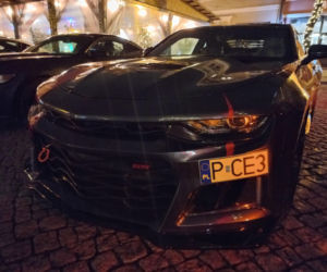 Świąteczny Zlot Amerykańskich Samochodów na Rynku w Lesznie