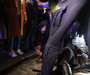 Protesty i aresztowania przed Wawelem podczas wizyty Jarosława Kaczyńskiego