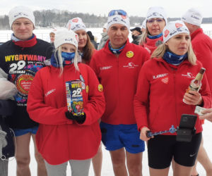 Zobacz kąpiel Wesołych Morsów Z Jezioraka w ramach WOŚP w Iławie
