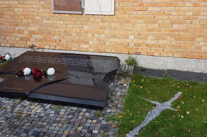 Zniszczył płytę