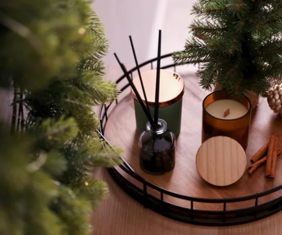 Pokrój, powbijaj i połóż na talerzyku w salonie. Świąteczny zapach rozniesie się po każdym zakątku. Zapach do domu na święta