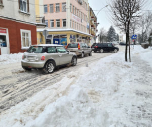 Podkarpackie. Kierowcy walczą z zimą [ZDJĘCIA]