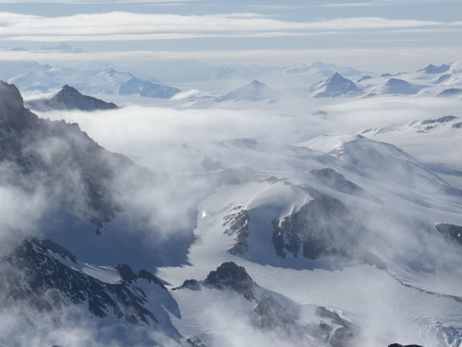 Siedlczanin Kryspin Mitura ukończył Koronę Ziemi oraz Koronę Wulkanów Ziemi w rozszerzonym wariancie „Double Seven Summits”!