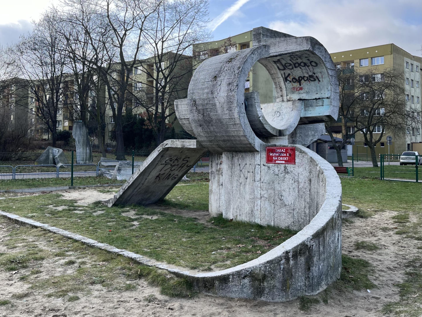 Betonowa zjeżdżalnia w Tychach