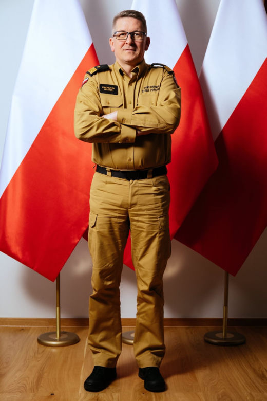 TAK mają teraz wyglądać strażacy! Będą nosić krótkie spodenki 