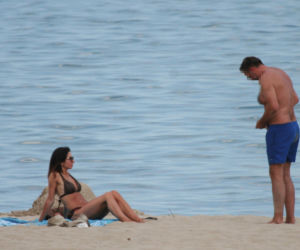 Marta Kaczyńska z mężem na plaży