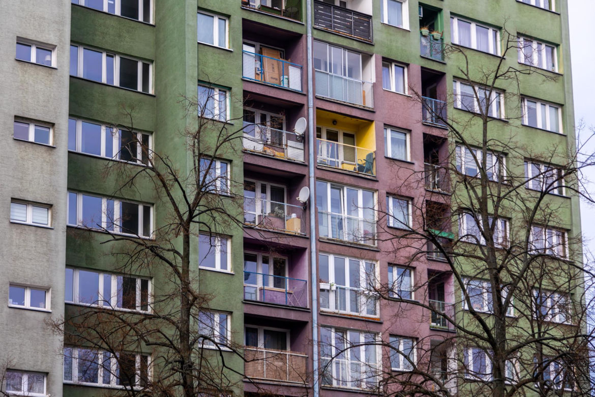 Pasteloza na warszawskich blokach - zobacz zdjęcia jaskrawych przykładów