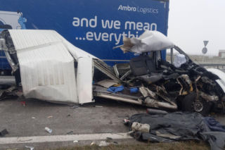 Tragiczny karambol na S8. Cztery osoby nie żyją