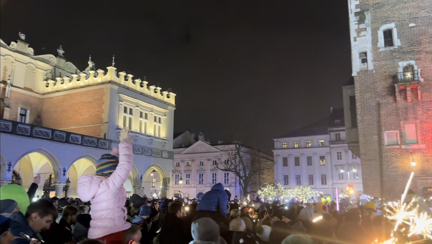 "Światełko do Nieba" podczas 32. finału WOŚP na Rynku Głównym w Krakowie