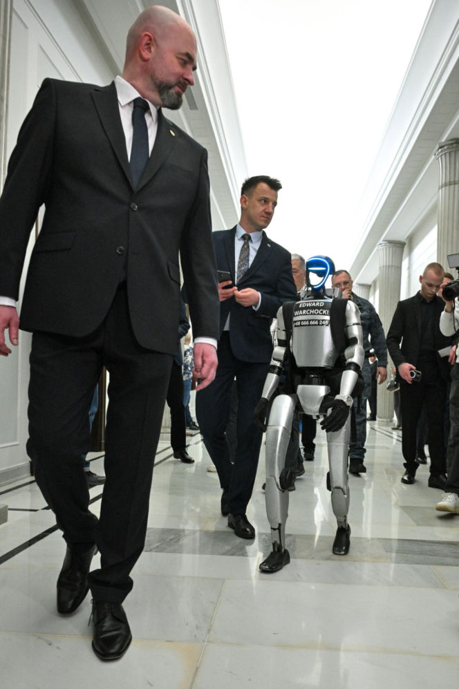 Robot humanoidalny Edward Warchocki w Sejmie