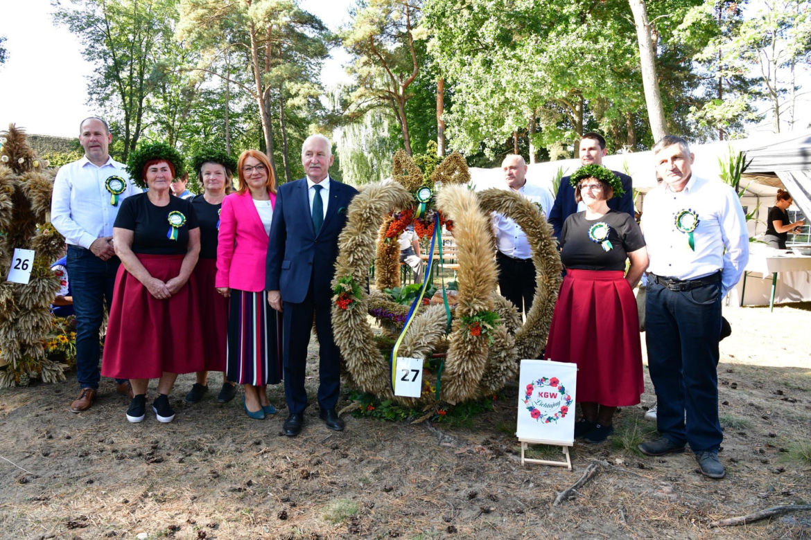 Tłumy na dożynkach w Olsztynku. Zobacz, jak bawili się mieszkańcy Warmii i Mazur [ZDJĘCIA]