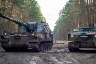 Niespodziewany prezent pod choinkę. Centrum Szkolenia Wojsk Rakietowych i Artylerii z nowymi pojazdami
