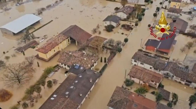 Lawina zmiażdżyła dom. 32-latek zginął, ratując kobietę