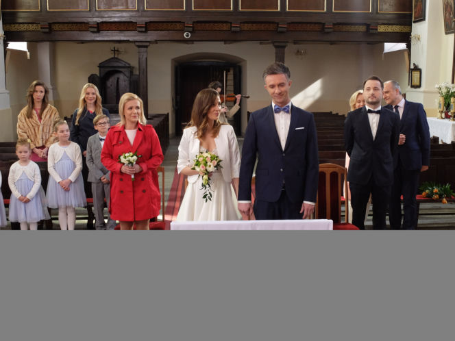Pierwsza miłość odc. 2123. Artur (Łukasz Płoszajski), Kinga (Aleksandra Zienkiewicz), Marysia (Aneta Zając), Bartek (Rafał Kwietniewski)