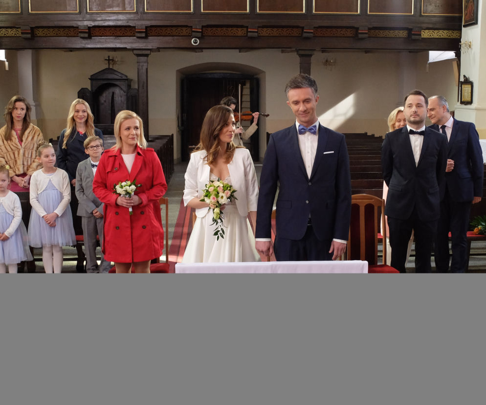 Pierwsza miłość odc. 2123. Artur (Łukasz Płoszajski), Kinga (Aleksandra Zienkiewicz), Marysia (Aneta Zając), Bartek (Rafał Kwietniewski)