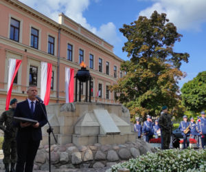 Wręczenie nominacji generalskiej płk. Zdzisławowi Baszakowi w Tarnowie