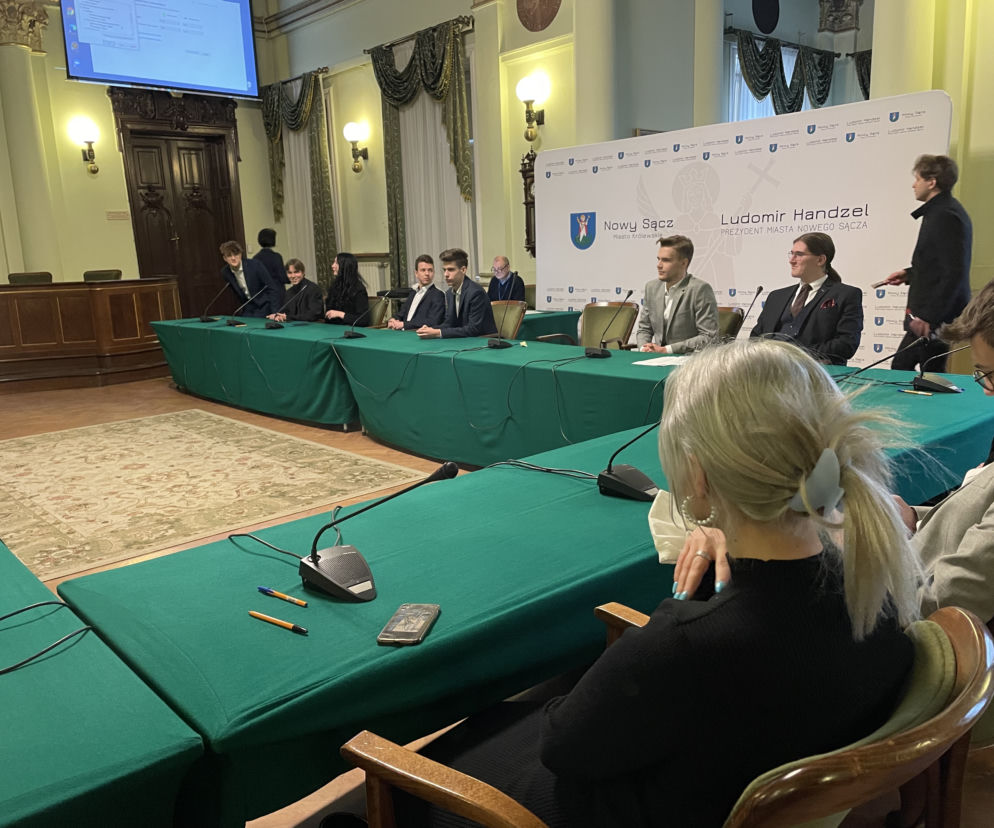 Pierwsze posiedzenie Młodzieżowej Rady Miasta III kadencji