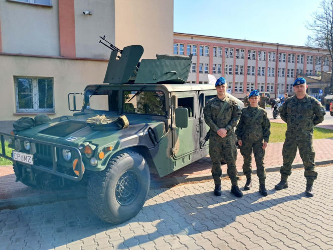 Targi Służby i Pracy w Skarżysku. Wojsko Polskie kusi nowoczesnością i stabilną ścieżką kariery