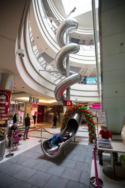 Suwałki Plaza. W centrum handlowym powstała największa w Polsce zjeżdżalnia. Ma 12 metrów!