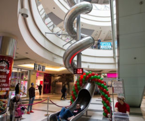 Suwałki Plaza. W centrum handlowym powstała największa w Polsce zjeżdżalnia. Ma 12 metrów!