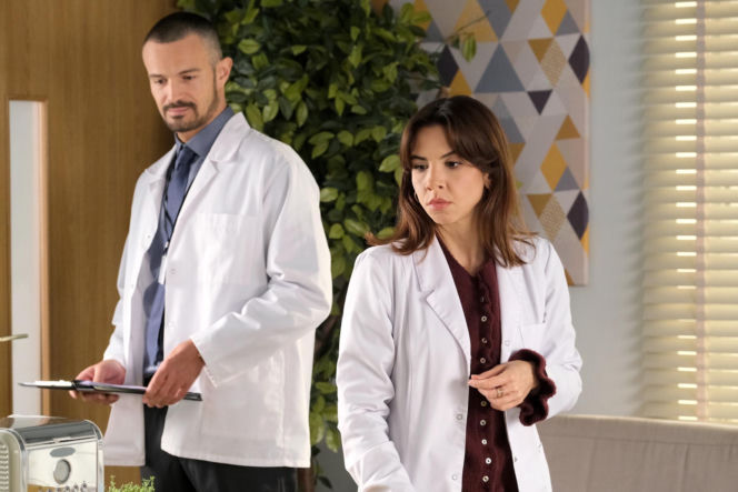 M jak miłość, odcinek 1919. Aneta (Ilona Janyst), Aleksander Sowiński (Mikołaj Krawczyk)