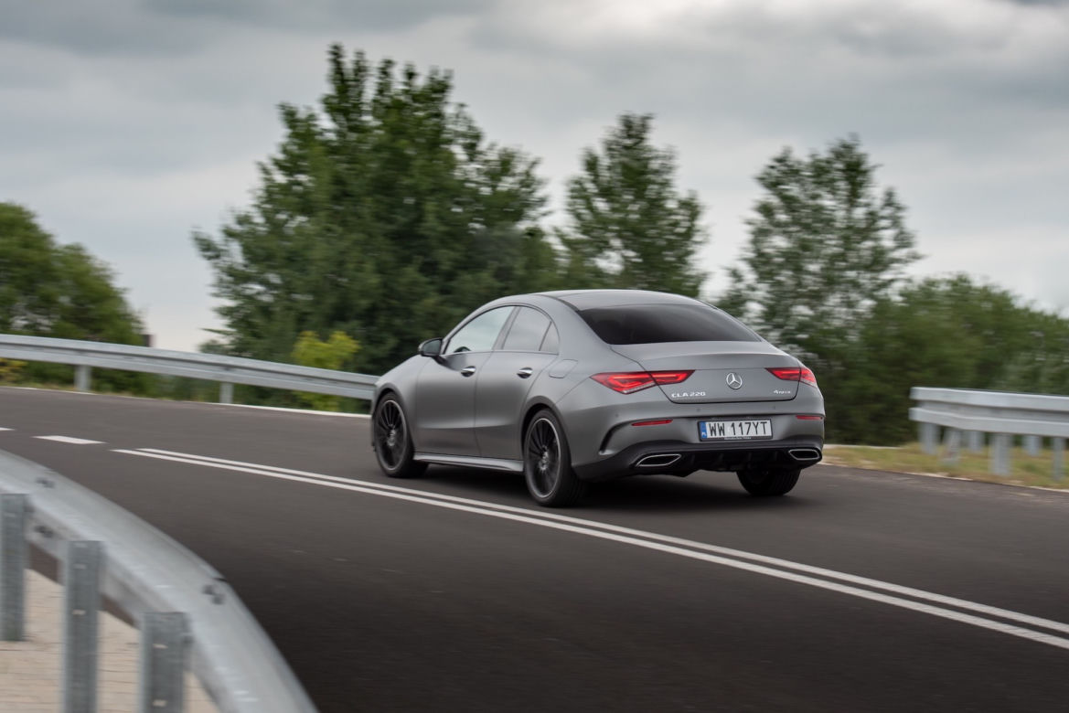 Mercedes-Benz CLA 220 4MATIC 7G-DCT