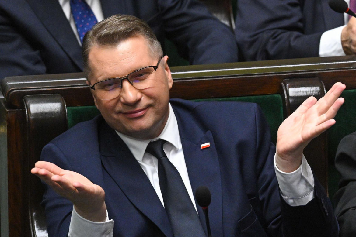 Sikroski bez hamulców do Macierewicza: Antek świrze!